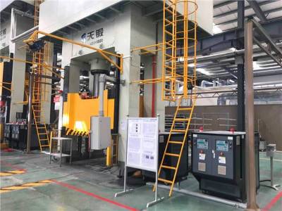 復合材料電池蓋出現裂紋的原因分析