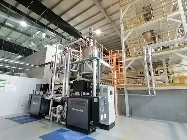 提高鋰電池隔膜的質量選擇隔膜材料模溫機，讓白油溫度恒定