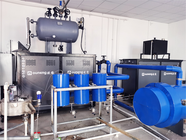 通過氮?dú)饷芊饧夹g(shù)，讓超高溫防爆模溫機(jī)安全運(yùn)行至395度