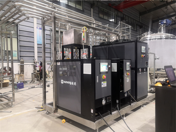 醫(yī)藥用高低溫一體機(jī)在制藥設(shè)備中的應(yīng)用，控制反應(yīng)釜的溫度