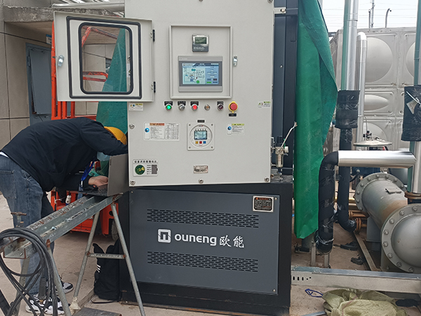 化工用電加熱導(dǎo)熱油爐控溫，改善半導(dǎo)體材料生產(chǎn)