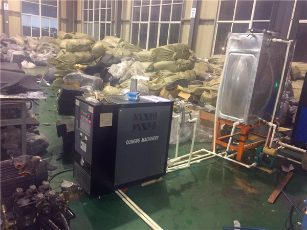 模溫機的在注塑行業中如何發揮溫控優勢